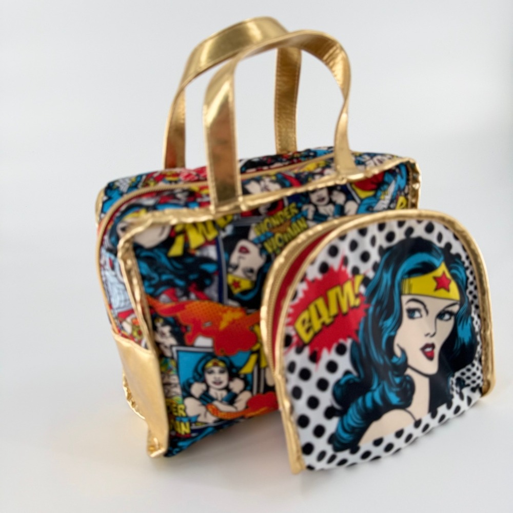 LONDON SOHO NEW YORK Wonder Woman Comic Print Makeup Bag Set Gold Trim 2 Piece - Picture 2 of 13